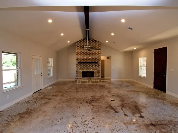 500 Advance Rd, Weatherford, TX 76088