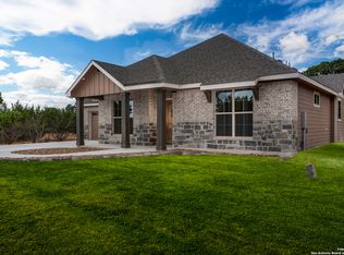 118 Western Trl, Bandera, TX 78003