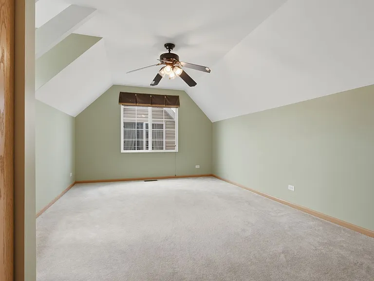1758 Edith Ln — Photo 12