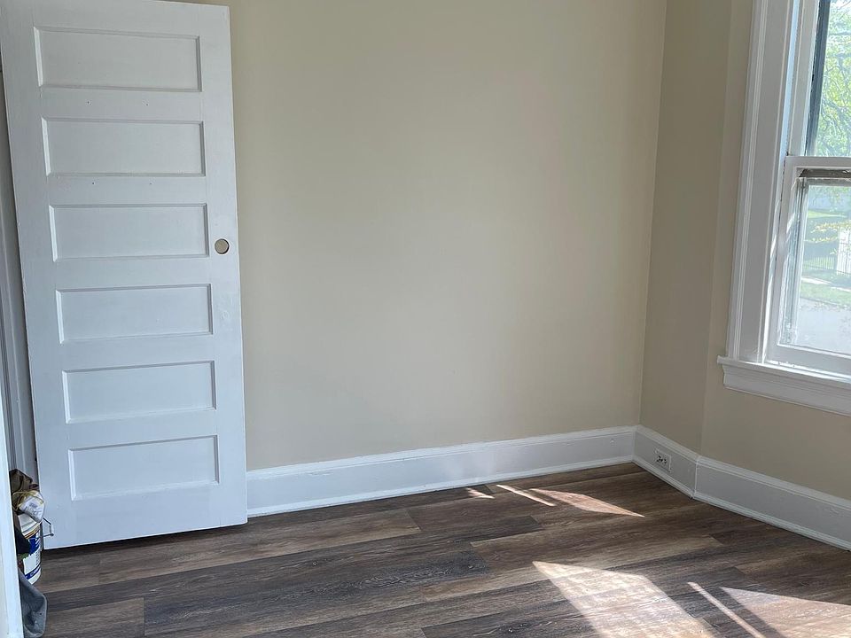 1st image of 14 Franklin St #1