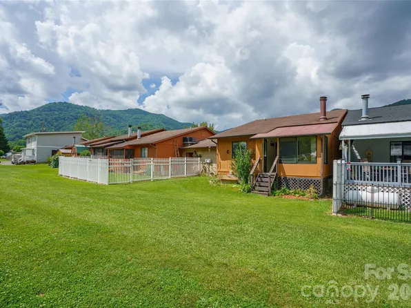 94 Market St, Maggie Valley, NC 28751