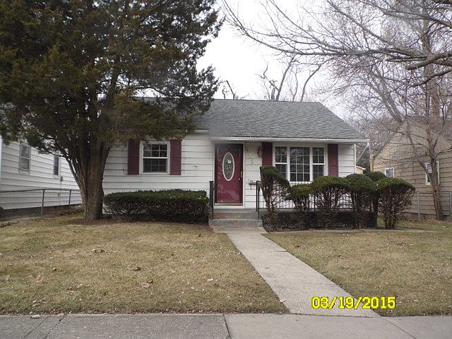 1st image of 415 S Park Dr