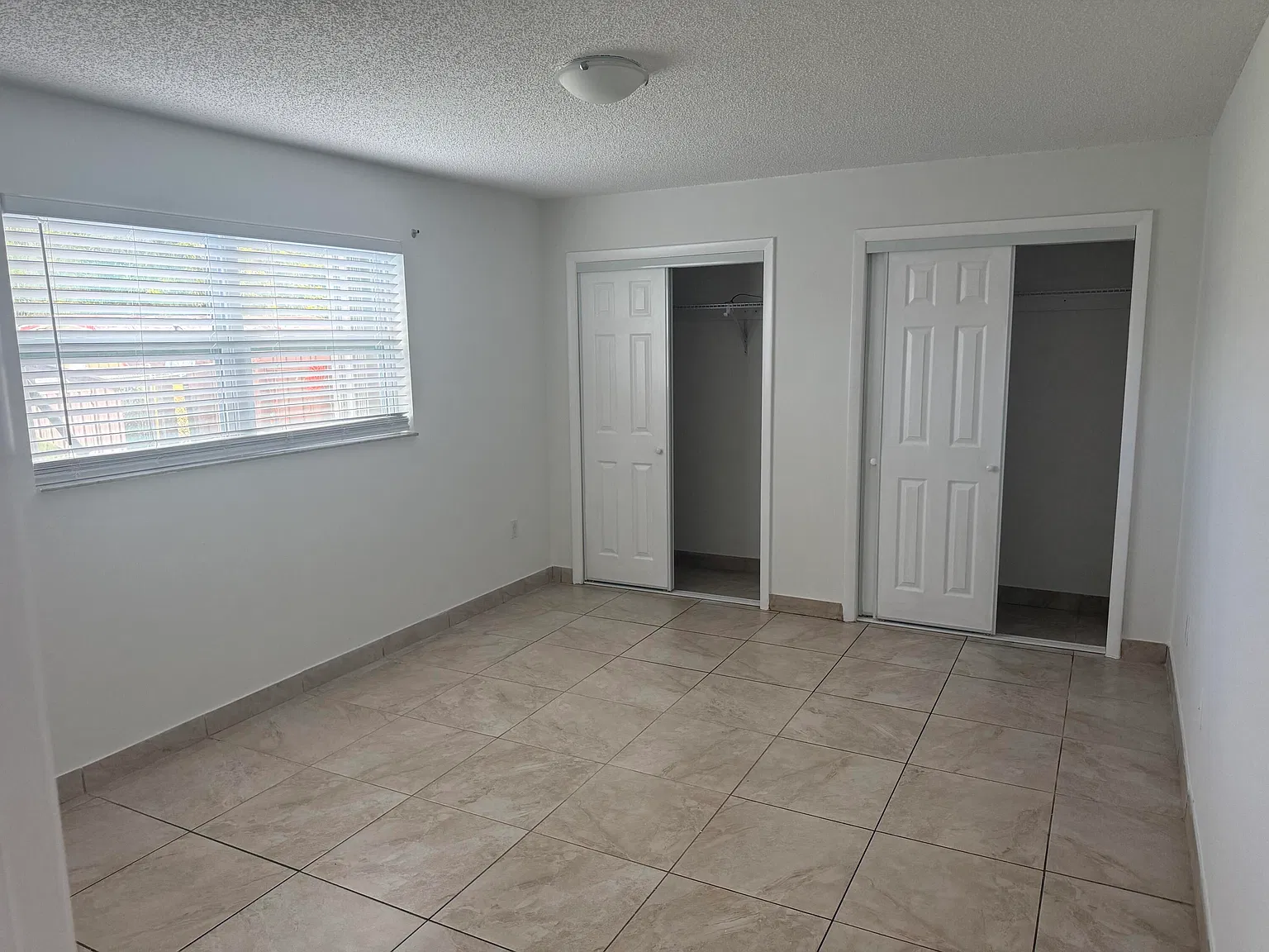 2 bed, 1.0 bath, 1902 sqft, $2,500 — Photo 3