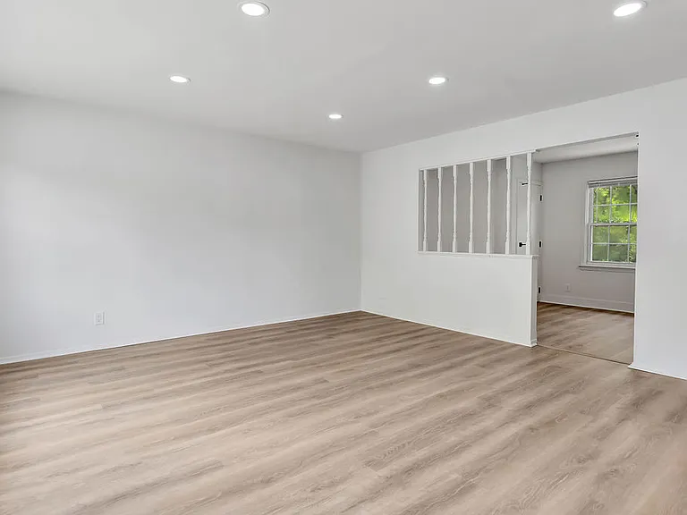 5946 Sunridge Dr — Photo 3