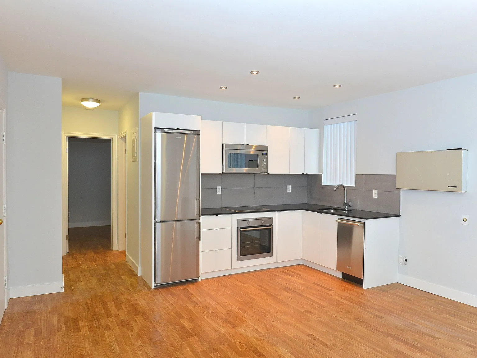 81 - 83 Isabella Street — Photo 3