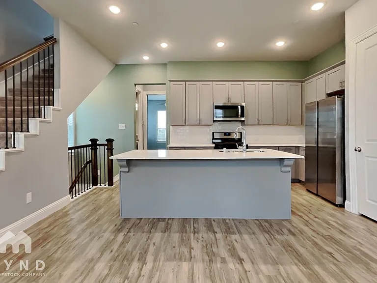 4254 Shavano Dr — Photo 4