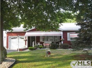 10 Zeeland Dr, Toms River, NJ 08757
