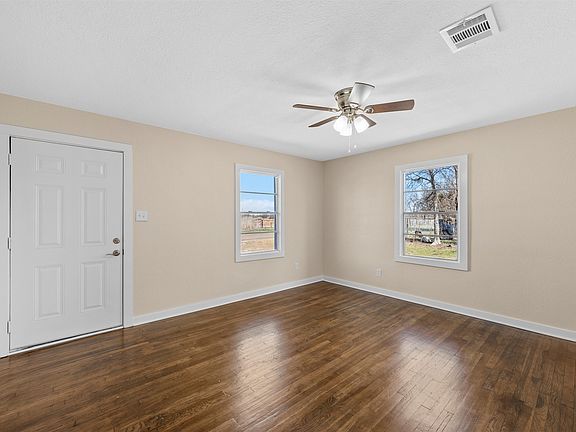 5th image of 338 Lockwood Ln