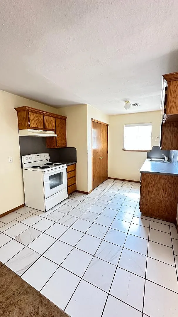 14117 SE 29th St - F — Photo 3