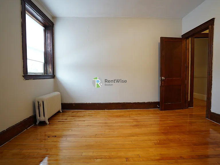 88 Cypress St #3 — Photo 6