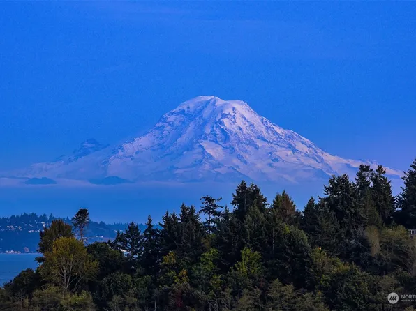190 Harbor Square Loop NE #C425, Bainbridge Island, WA 98110