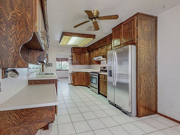 5th image of 1320 Paisano St NE