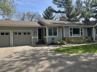 2820 Washta Bay Rd, Excelsior, MN 55331
