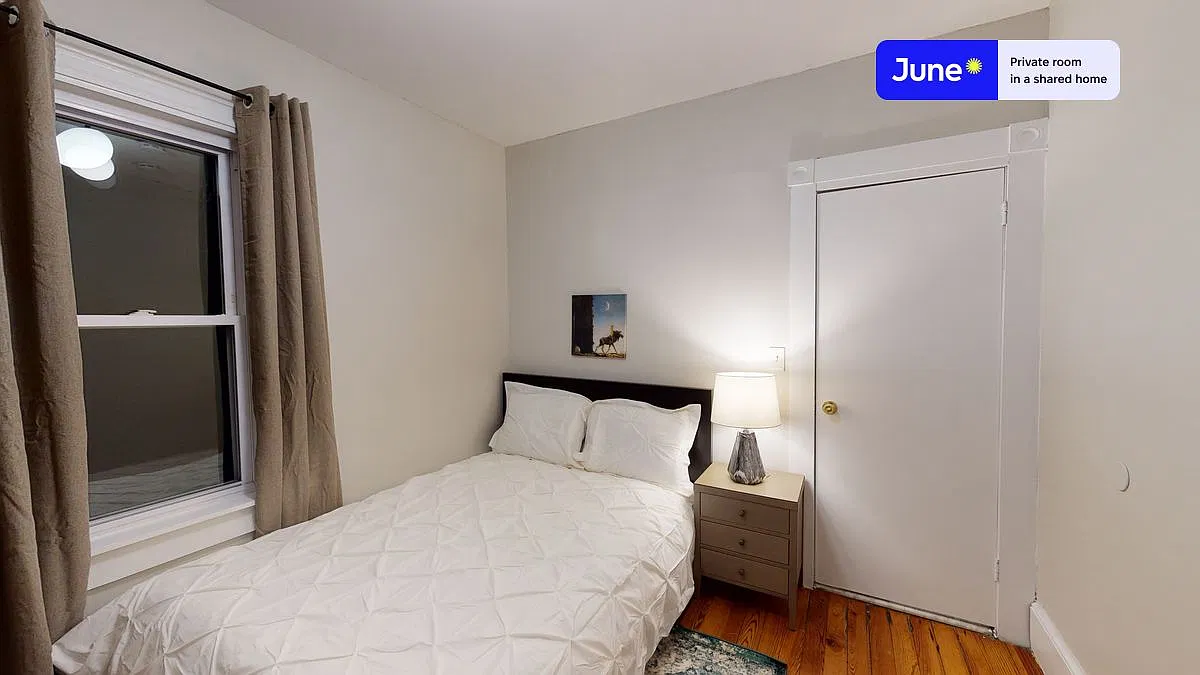 Full bedroom in 3 bed/1 bath home in Somerville #816 C — Photo 1