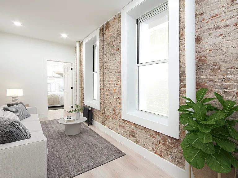 229 E 11th St #1A — Photo 2