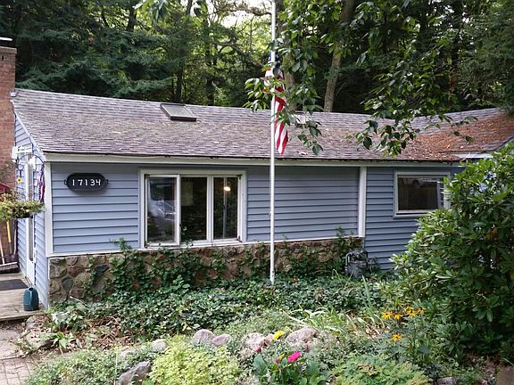 2nd image of 17134 Lake Ave