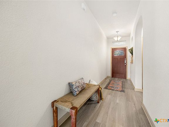 4th image of 610 Algerita Dr