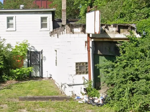 1956 Baker Ave, E Saint Louis, IL 62207
