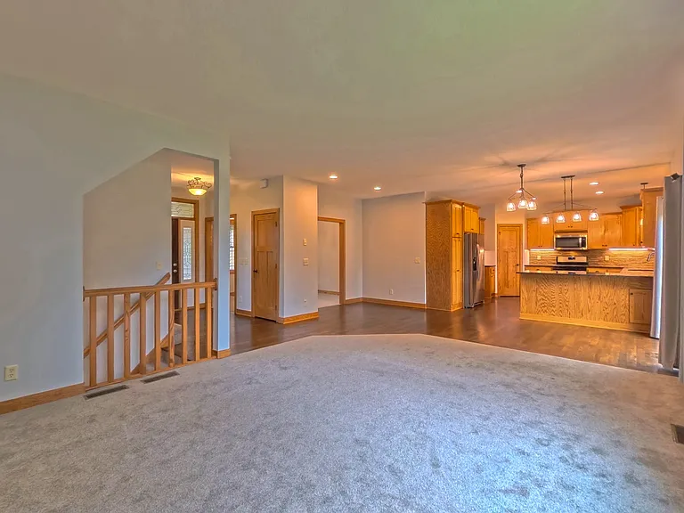 11956 Castle Rock Ct N — Photo 14