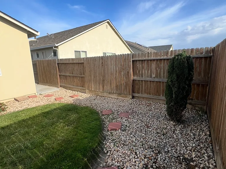 1332 Greenbrier Dr — Photo 26