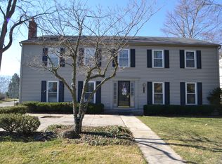 5059 Chestershire Dr, West Bloomfield, MI 48322