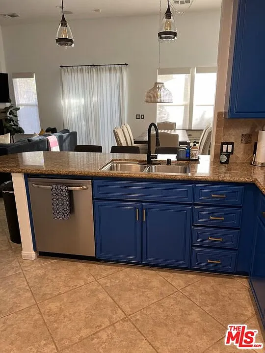 3 bed, 2.5 bath, 1734 sqft, $5,000 — Photo 4