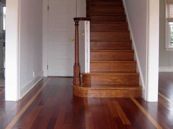 Foyer (braz. cherry hdwd flrs)