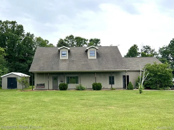 3588 E Herrick Rd, Clare, MI 48617