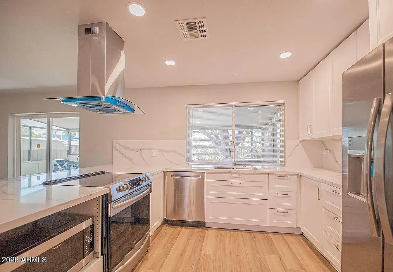 5 bed, 2.0 bath, 1870 sqft, $2,800 — Photo 3