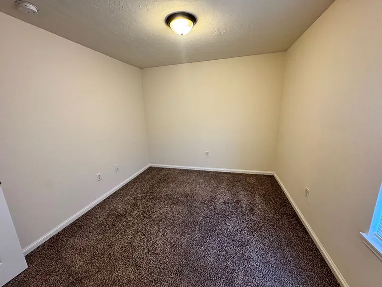 Renaissance Park Apartments — Photo 16