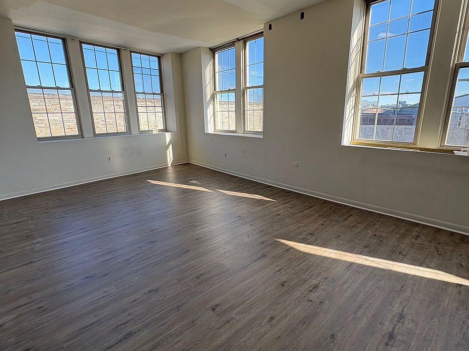 2100 Fairmount Ave.
