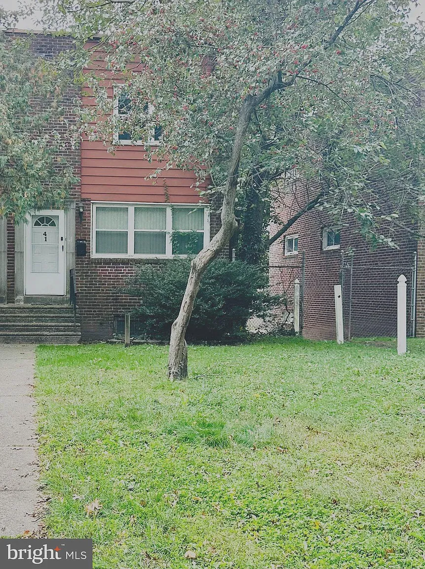 41 Bruce Park Dr photo 1
