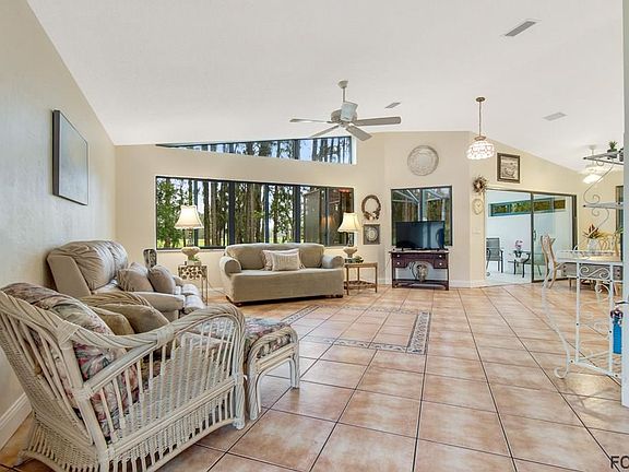 2nd image of 25 Lago Vista Pl