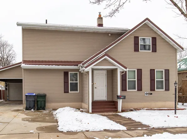 412 W Law St, New London, WI 54961