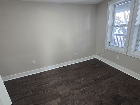 3rd image of 190 Park St #G3