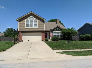 2516 SE Kimbrough Ct, Lees Summit, MO 64063