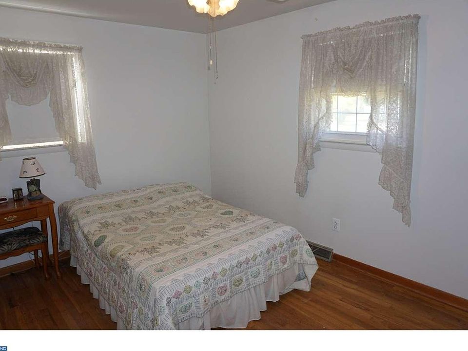 2nd image of 1186 Bennett Dr