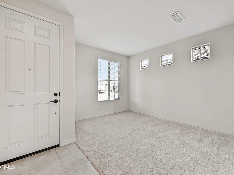 8961 W San Juan Ave — Photo 4