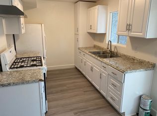 2214 Rutgers Dr #B, Costa Mesa, CA 92627