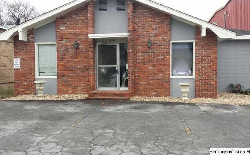 2nd image of 2804 Crescent Ave