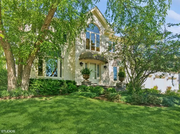 1664 Brittany Ln, Hoffman Estates, IL 60192