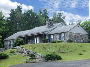 1443 Reish Rd, Stroudsburg, PA 18360