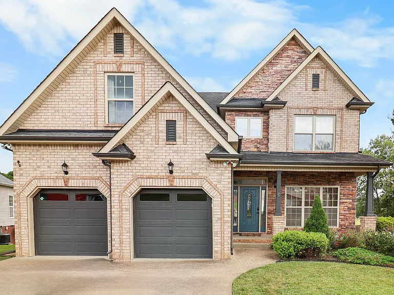 869 E Accipiter Cir — Photo 1