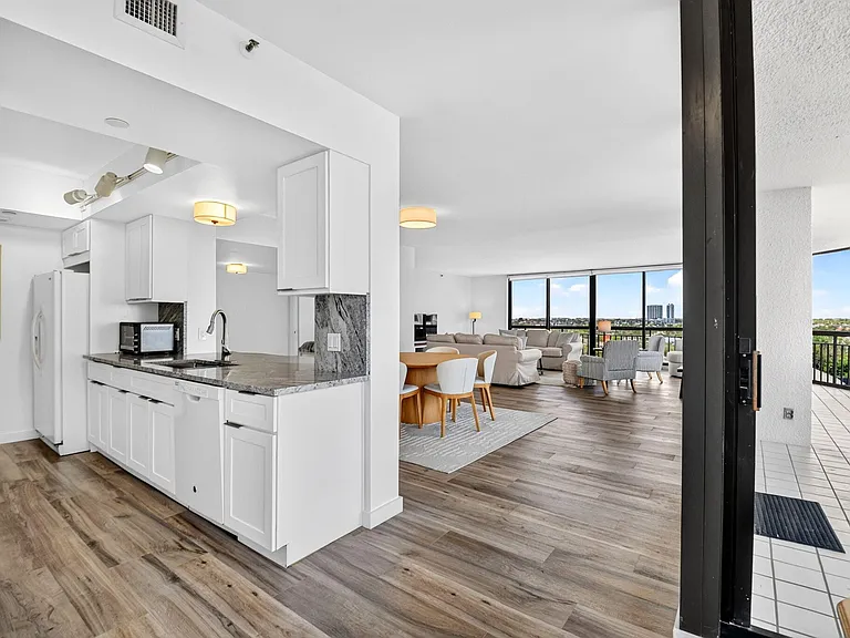 4000 N Ocean Dr #703 — Photo 15
