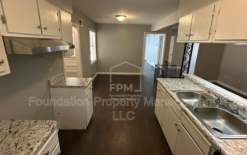 3 bed, 1.5 bath, 1239 sqft, $1,150 — Photo 3