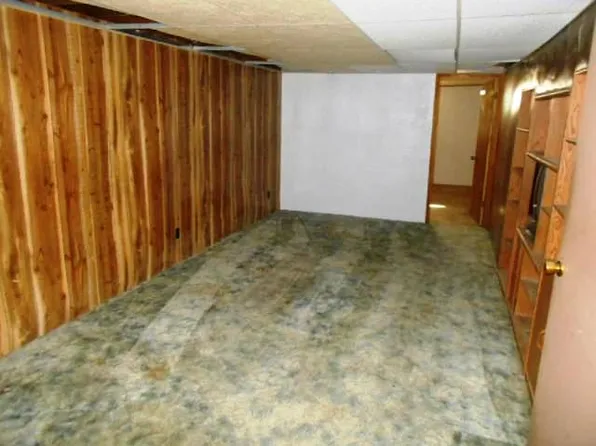 1380 Keeven Ln, Florissant, MO 63031