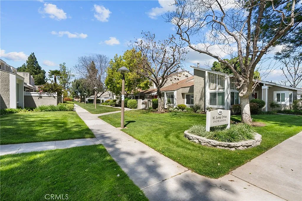 3 bed, 1226 sqft, $3,650 — Photo 3
