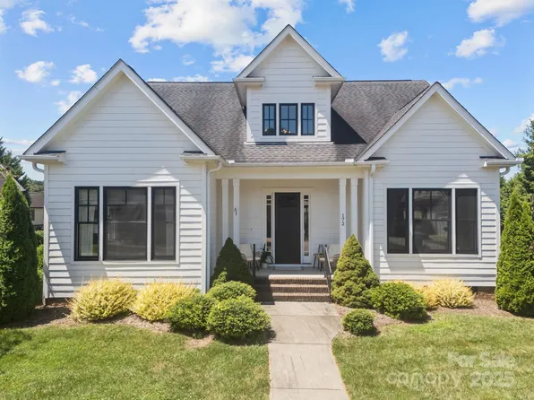 172 Birchbark Dr, Mills River, NC 28759