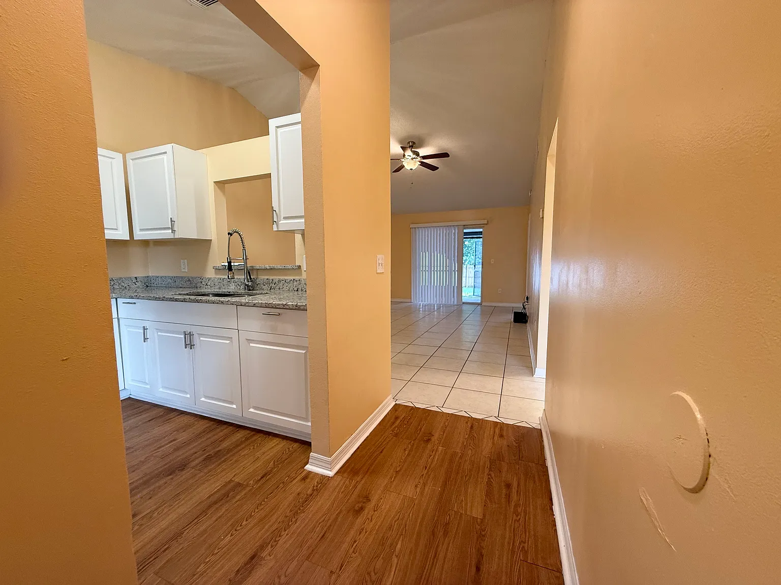 2 bed, 930 sqft, $1,799 — Photo 4