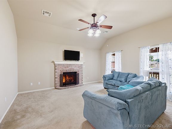 5th image of 14609 S Oak Ct